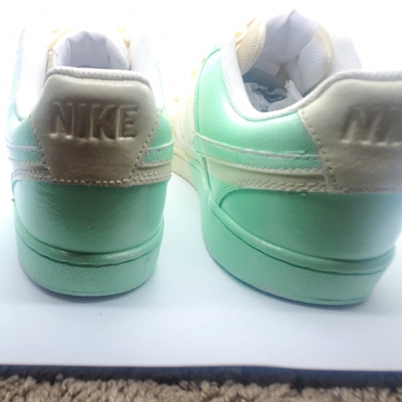 CUSTOM NIKES - Picture 2 of 6